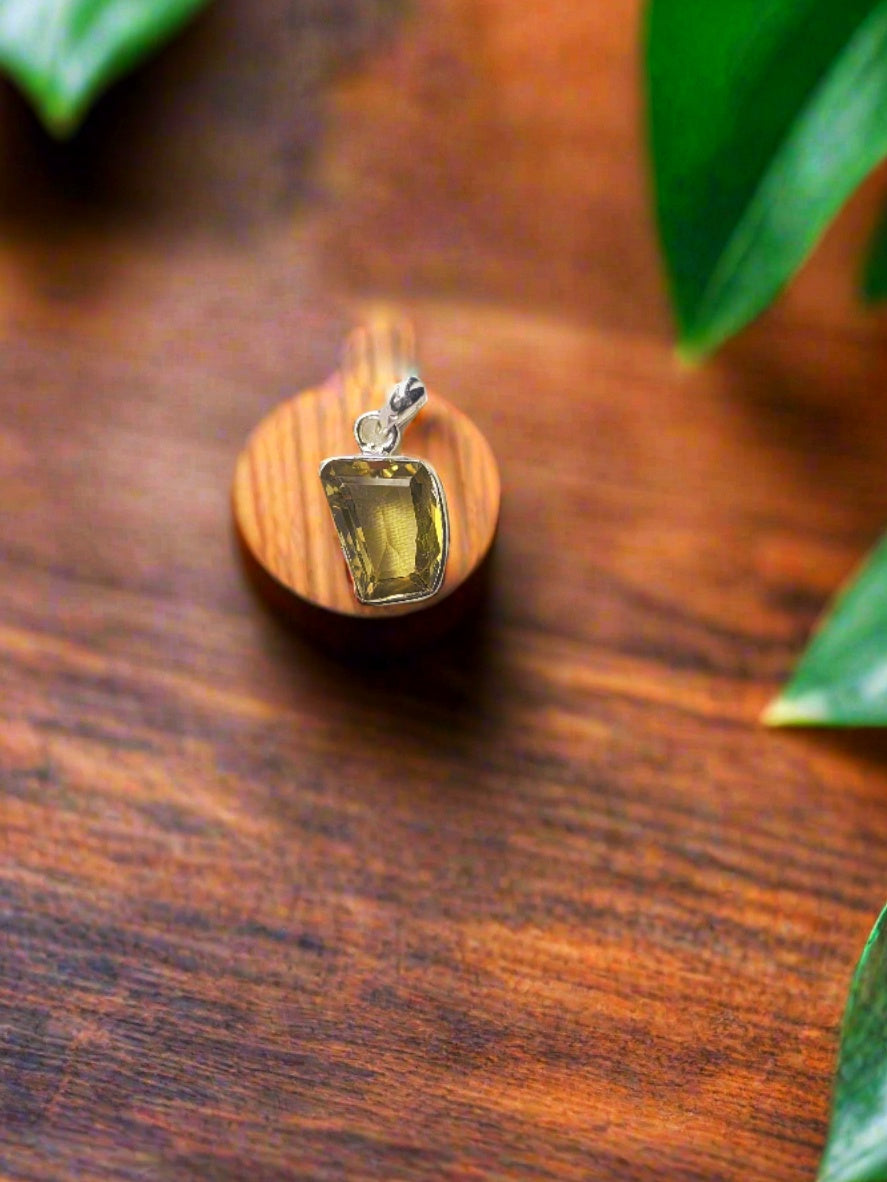Green Onyx 92.5 Silver Pendant (Without Chain)