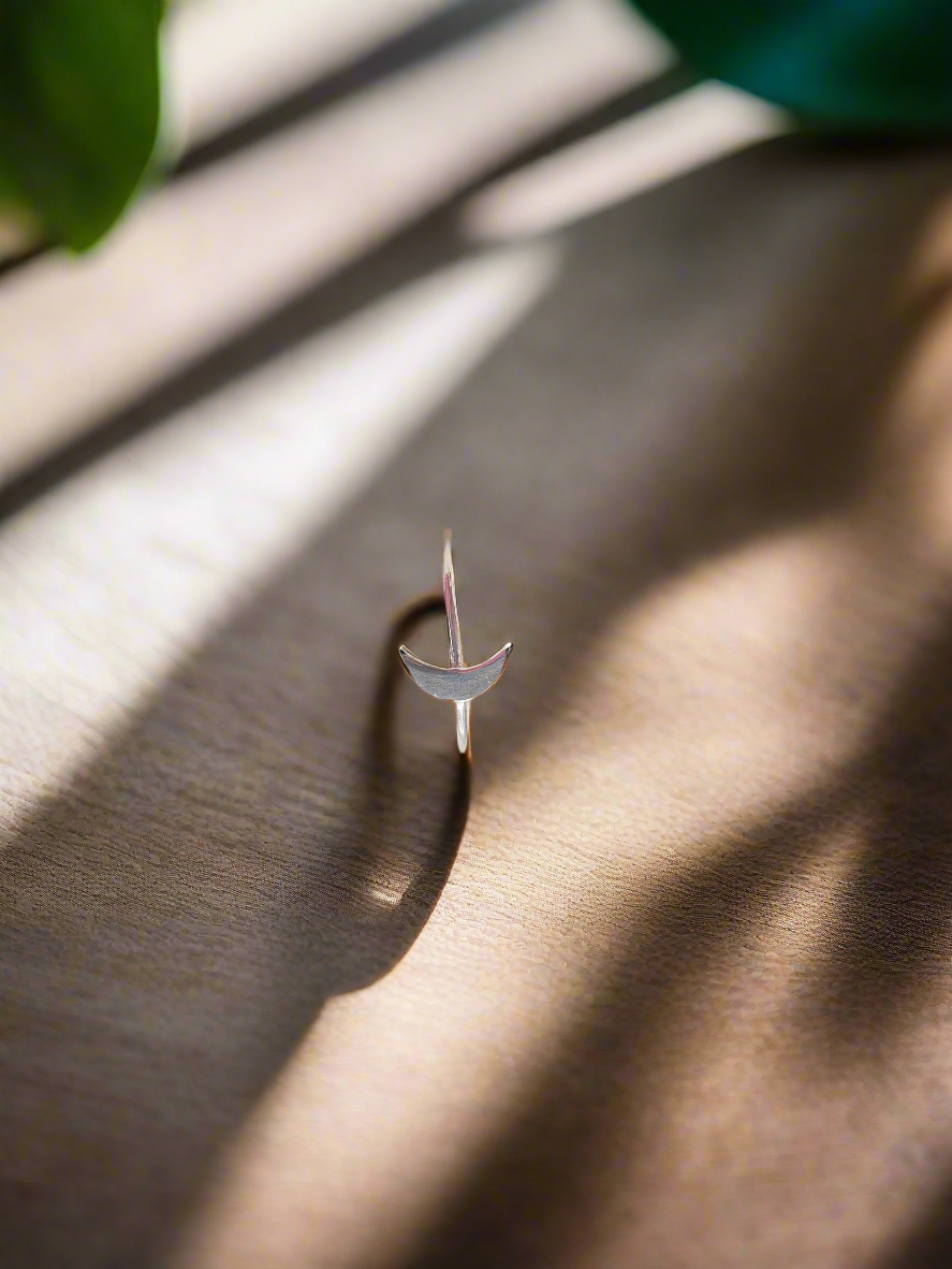 Moon Phase Band 92.5 Silver Minimalistic Ring