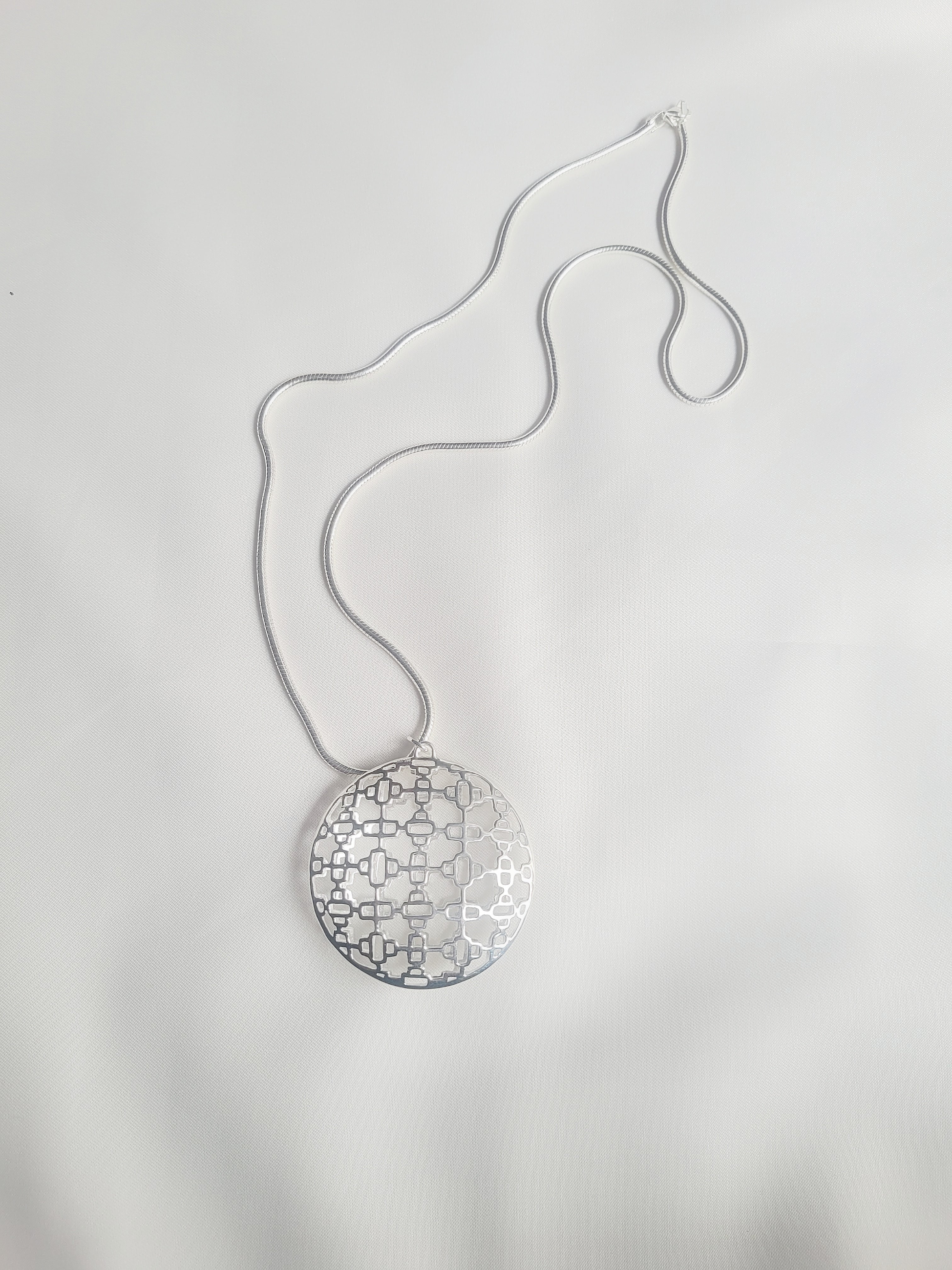 Grid Pattern 92.5 Silver Pendant (Without Chain) - Handcrafted