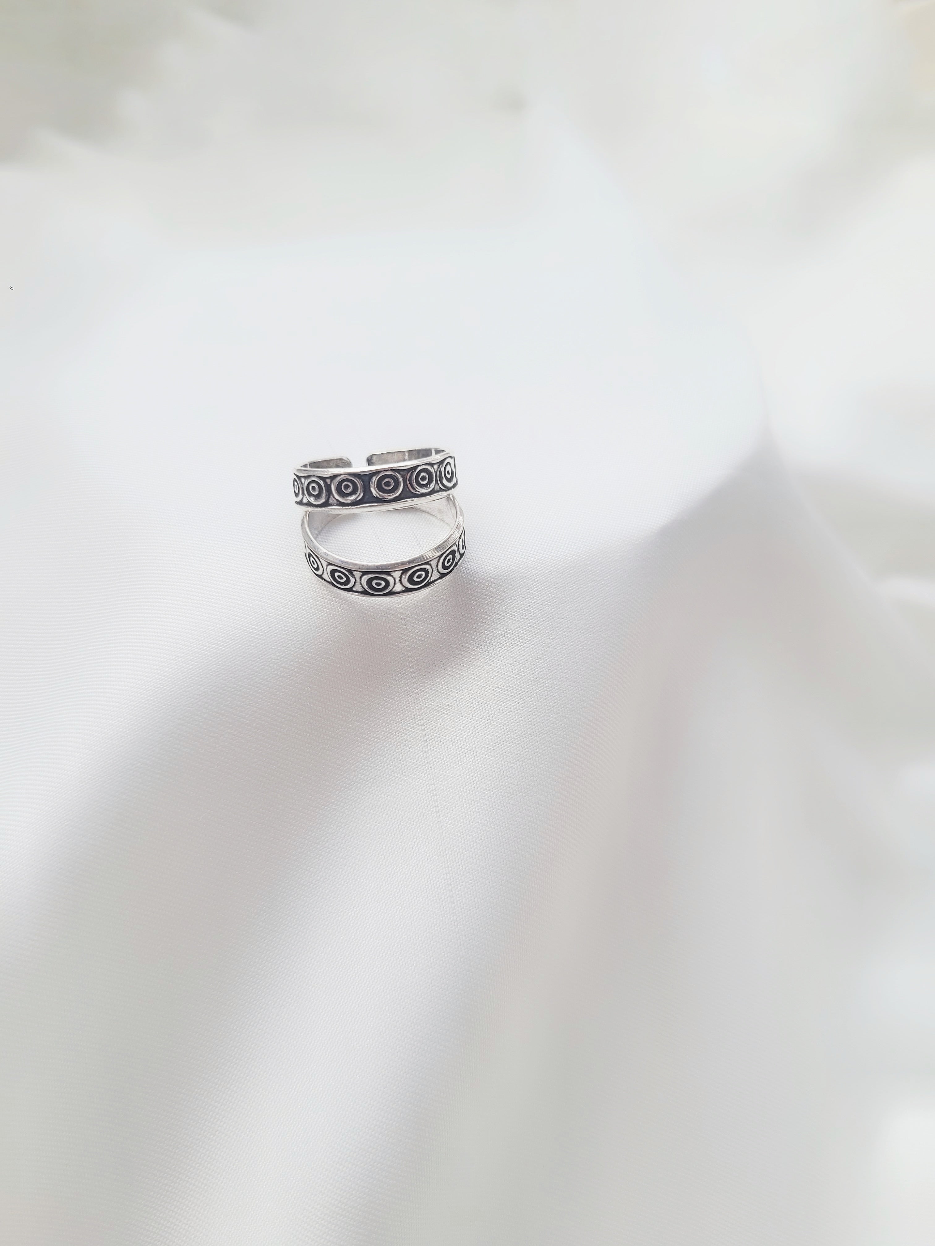 Royal Eye Toe Rings 92.5 Silver - Pair