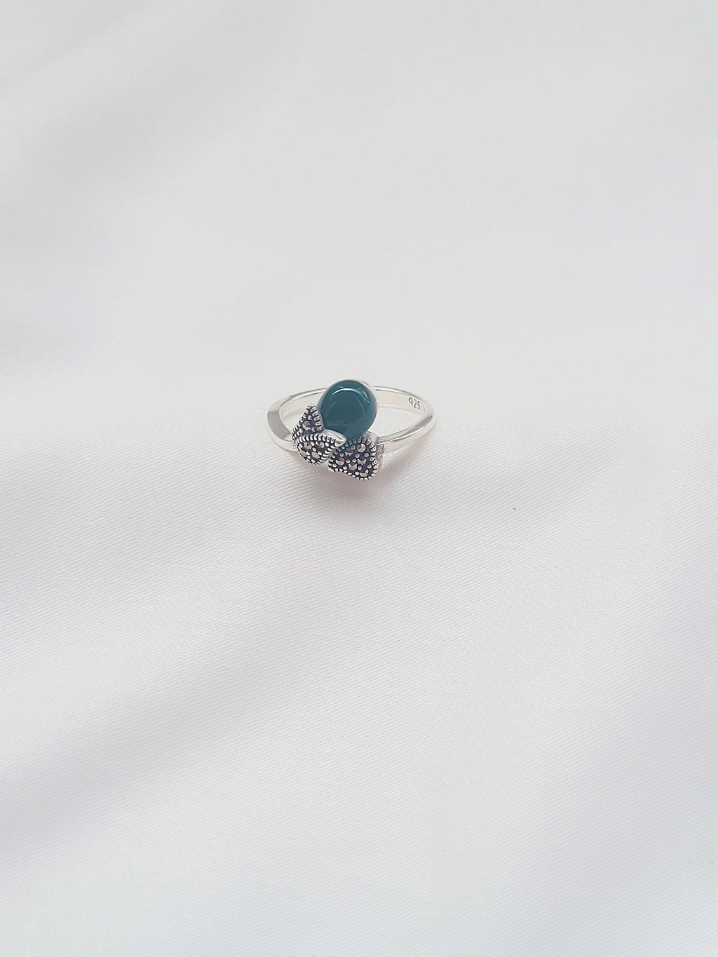 Marcasite Leaf Embrace Round 92.5 Silver Ring