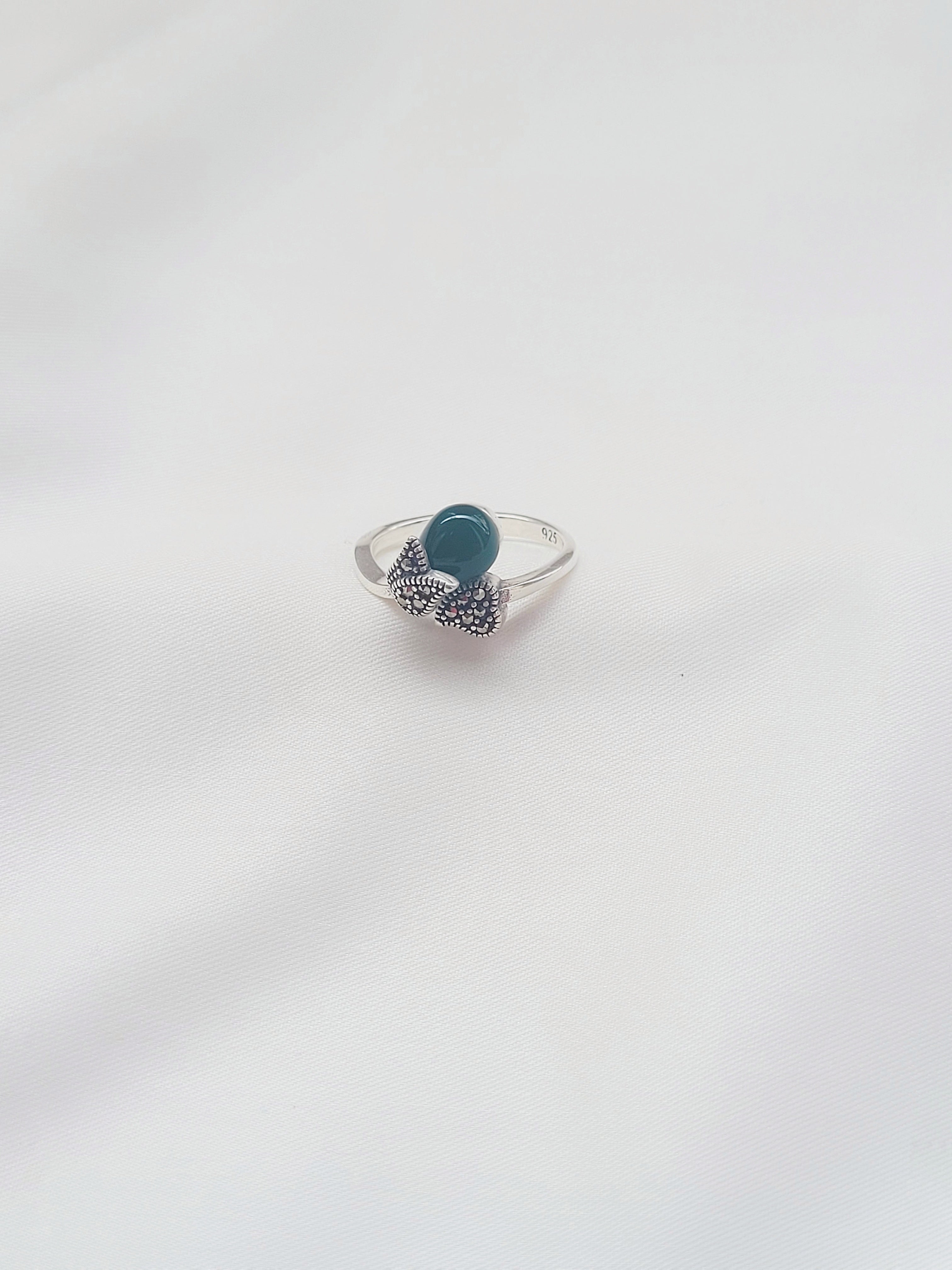 Marcasite Leaf Embrace Round 92.5 Silver Ring