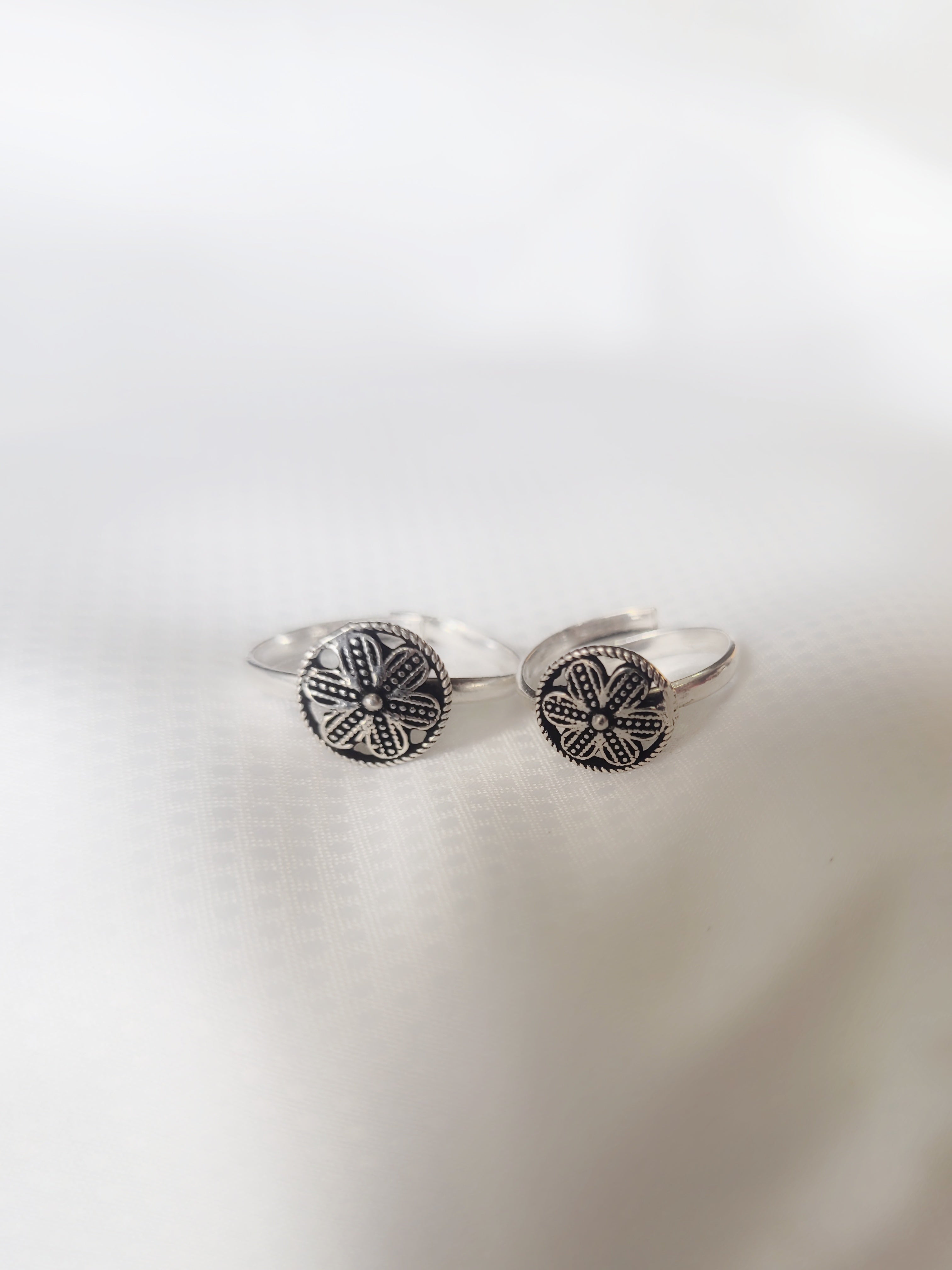 Floral Dome Shaped 92.5 Silver Toe Rings - Pair