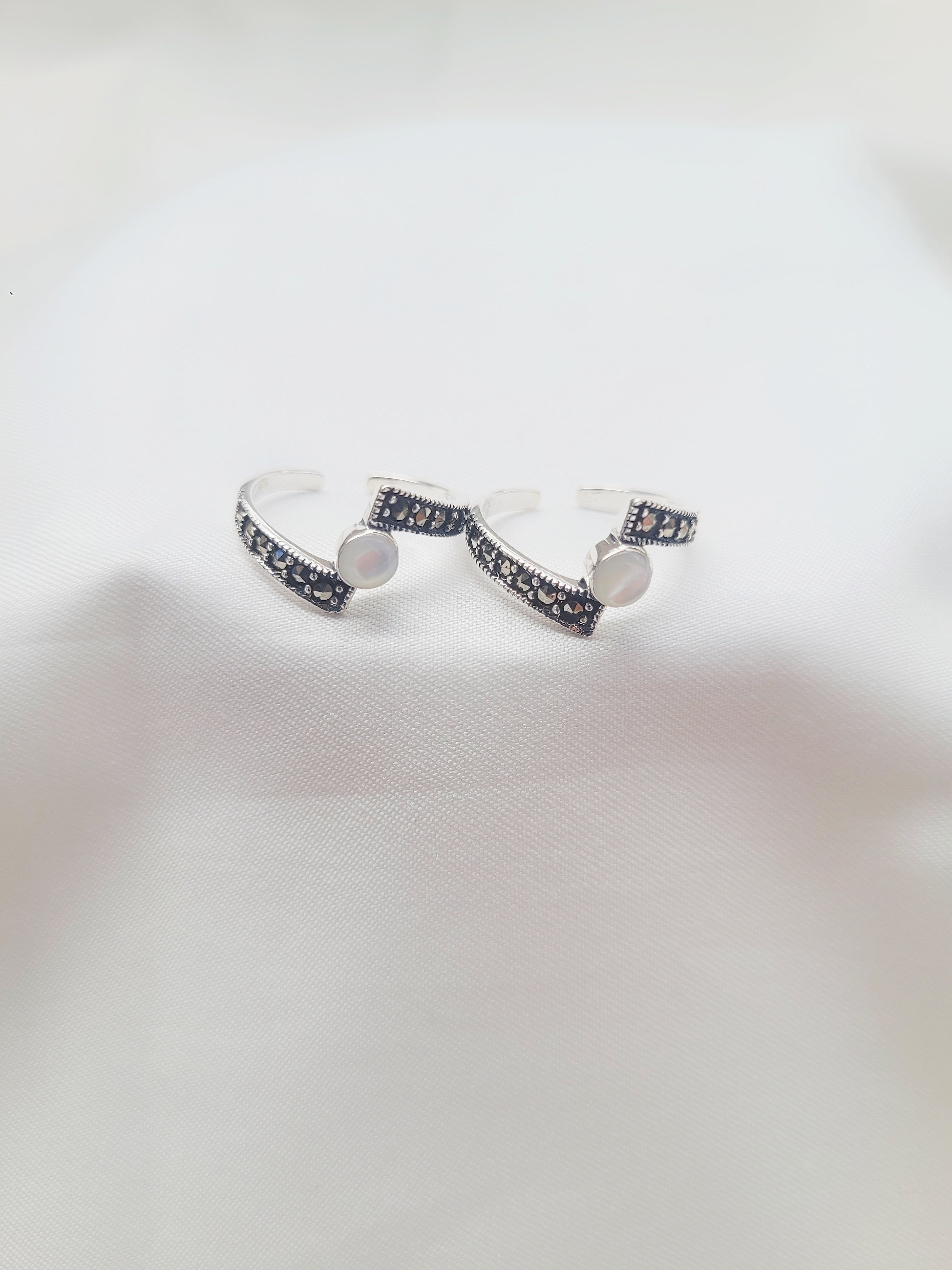 Marcasite Onyx Royal Wing Toe Rings 92.5 Silver - Pair