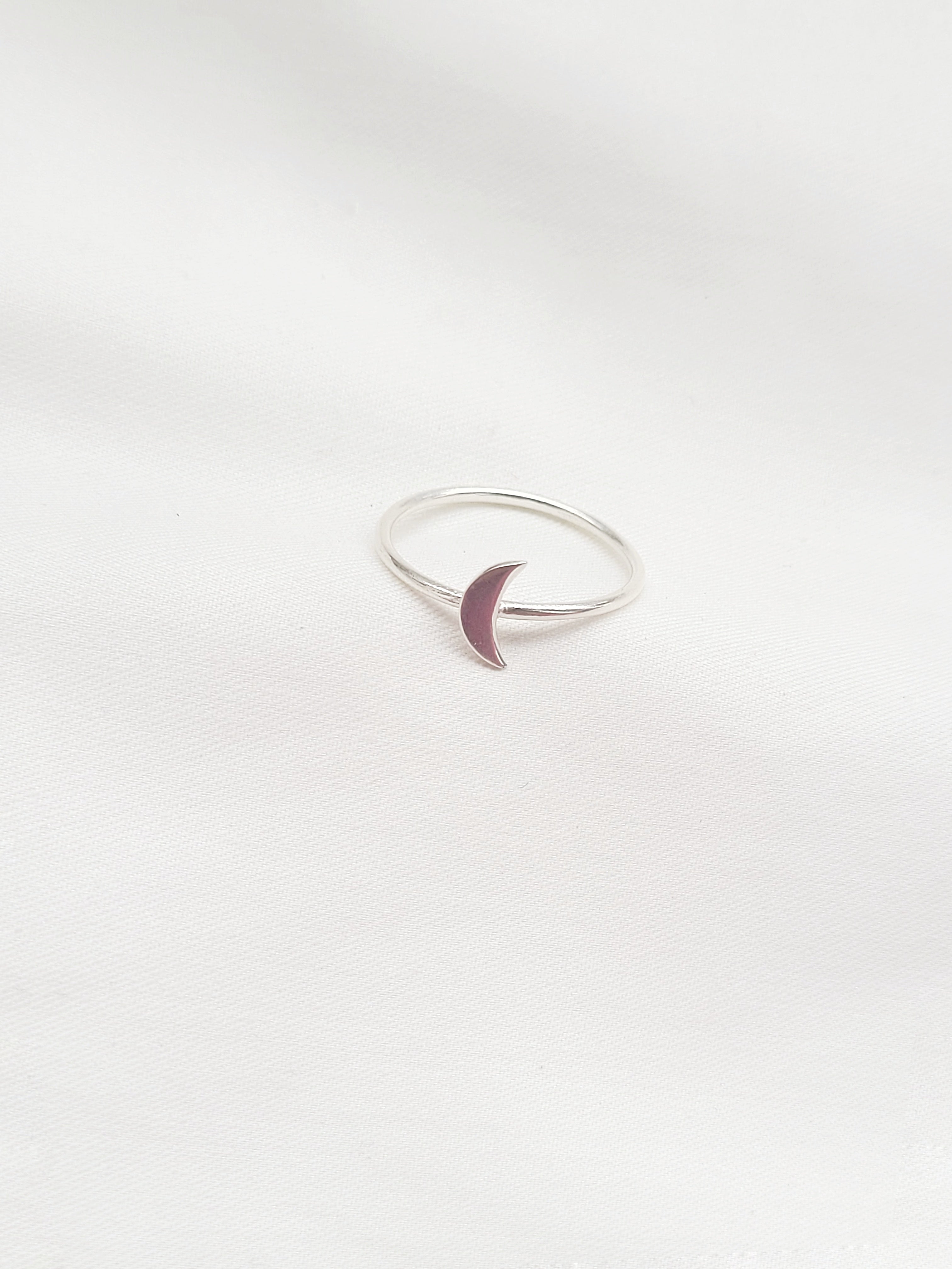 Moon Phase Band 92.5 Silver Minimalistic Ring