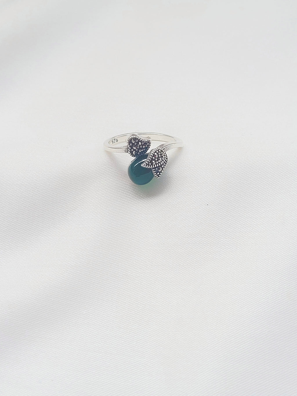 Marcasite Leaf Embrace Round 92.5 Silver Ring