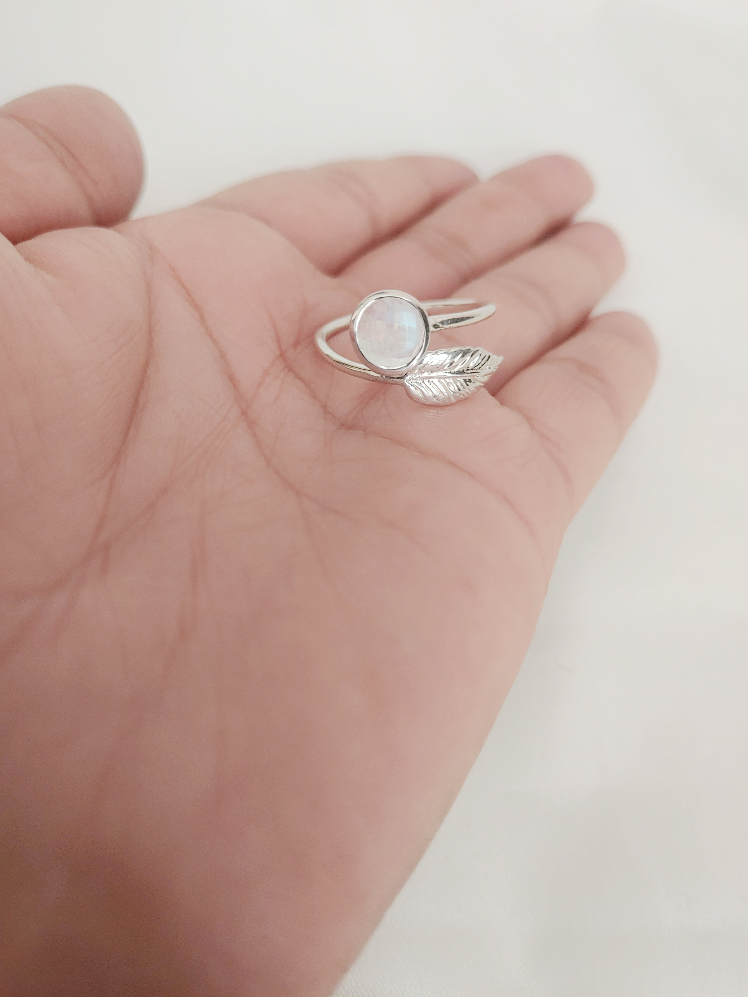 Ardhashakti Moonstone Leafy 92.5 Silver Ring