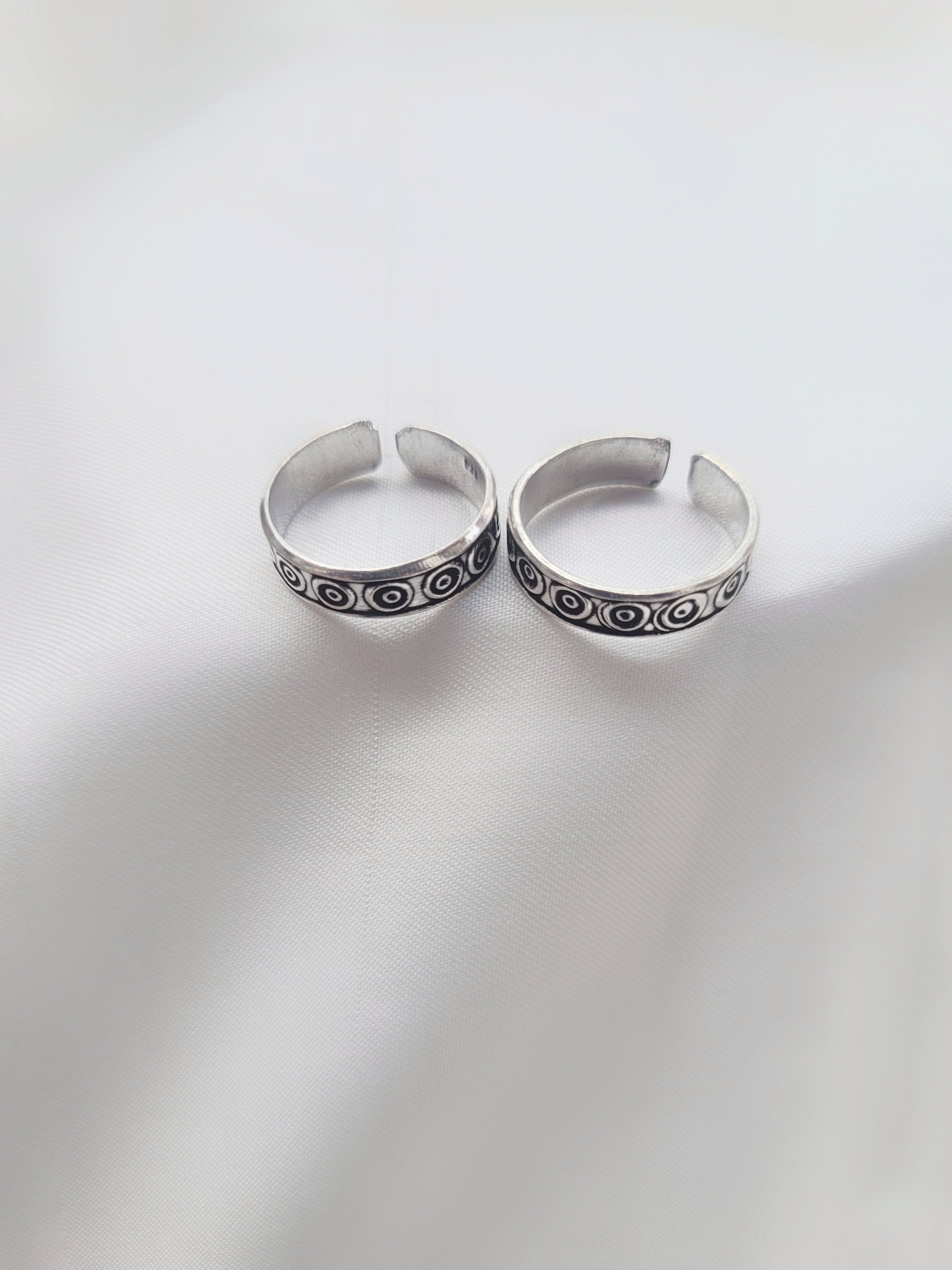 Royal Eye Toe Rings 92.5 Silver - Pair
