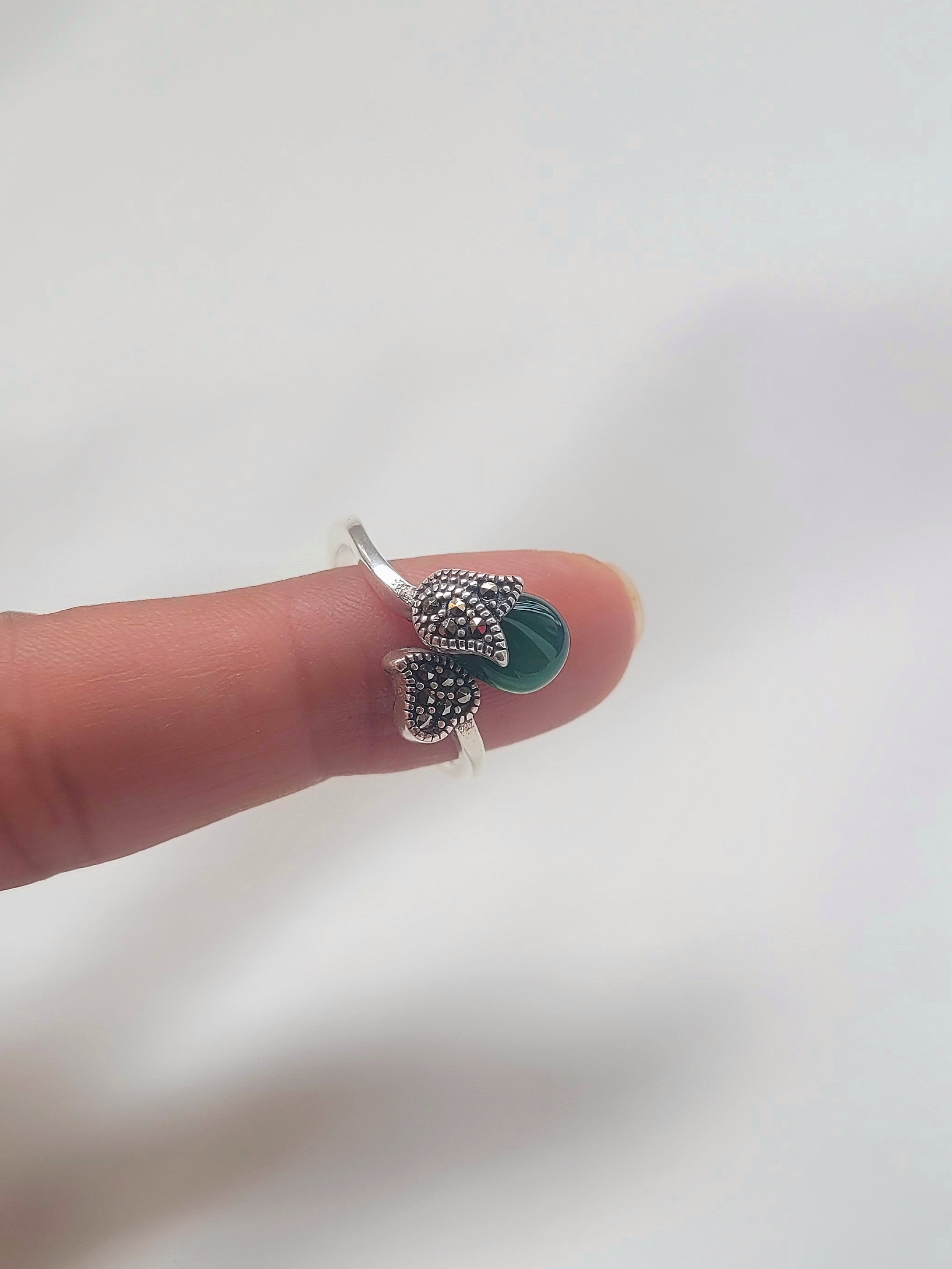 Marcasite Leaf Embrace Round 92.5 Silver Ring