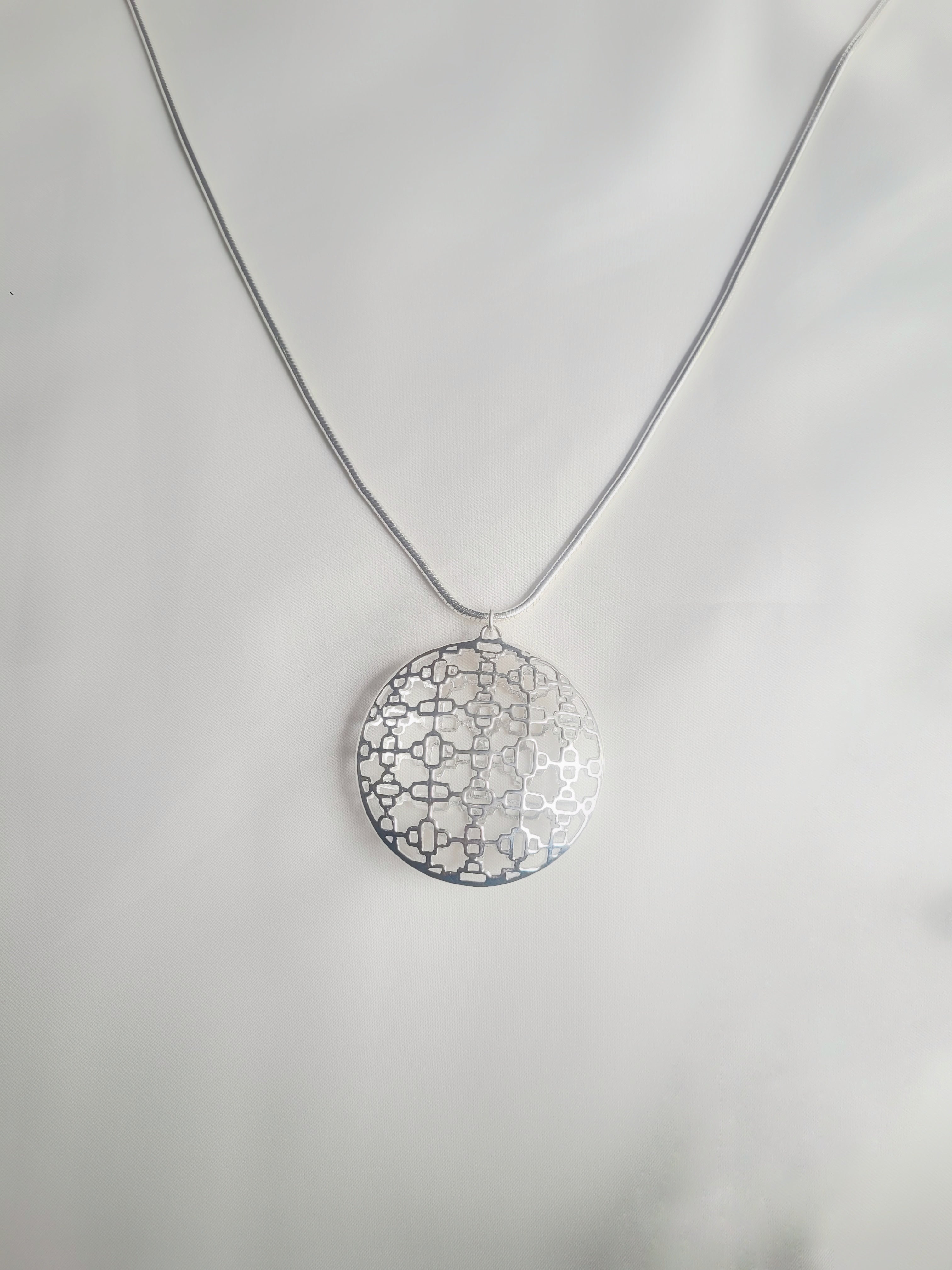 Grid Pattern 92.5 Silver Pendant (Without Chain) - Handcrafted