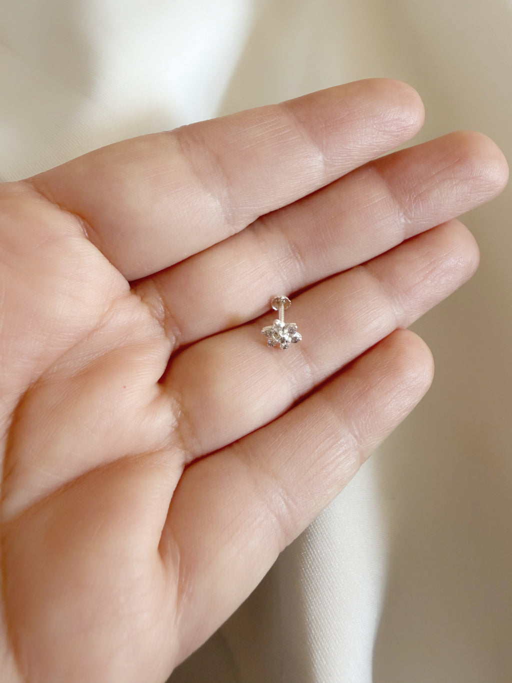 Floral Spark - 925 Silver Nosepin - Flat Back Screw