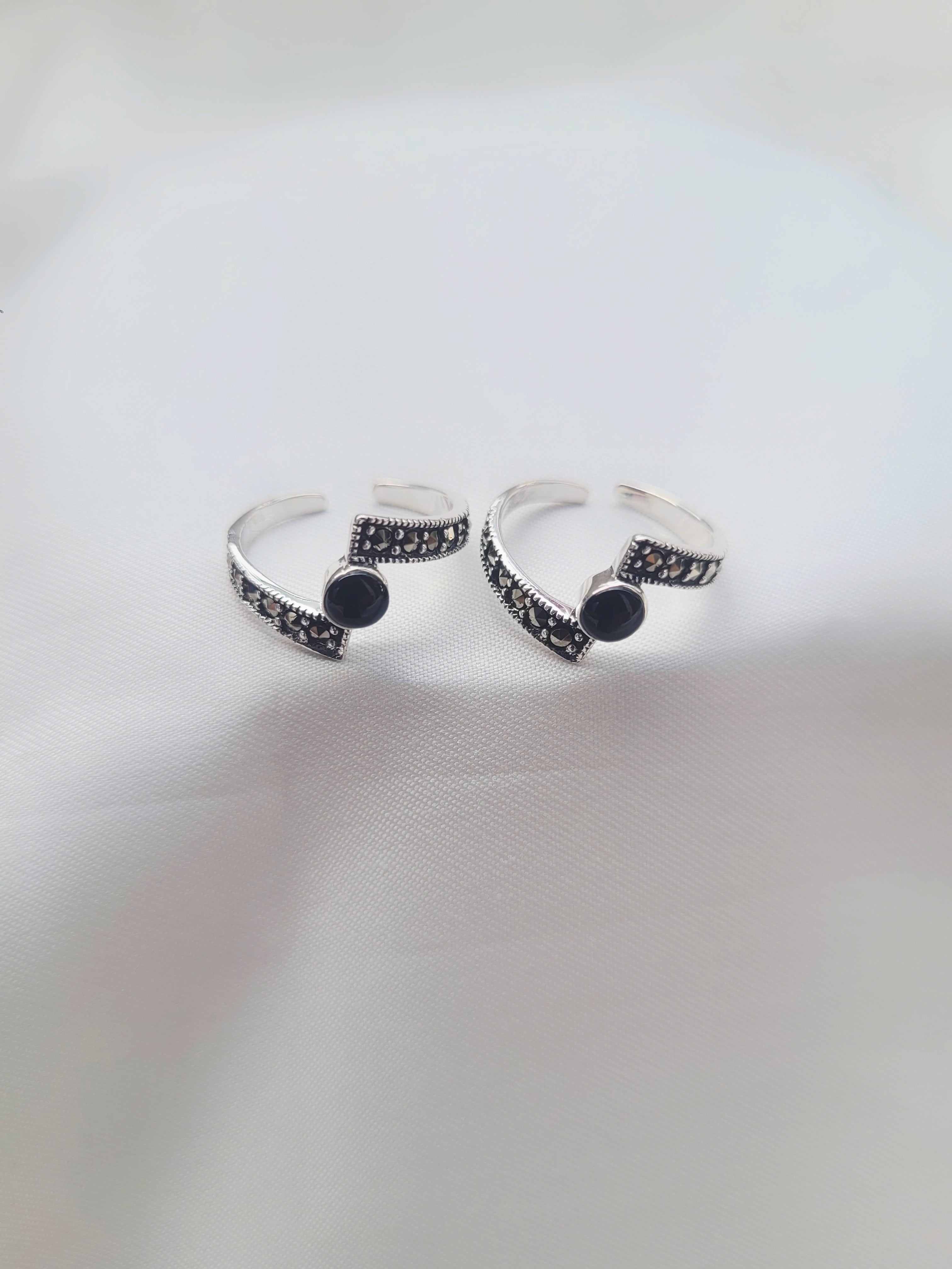 Marcasite Onyx Royal Wing Toe Rings 92.5 Silver - Pair