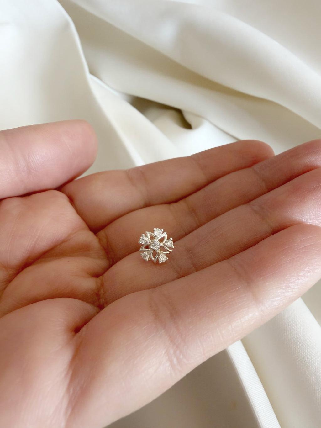Snow Blossom - 925 Silver Nosepin - Flat Back Screw